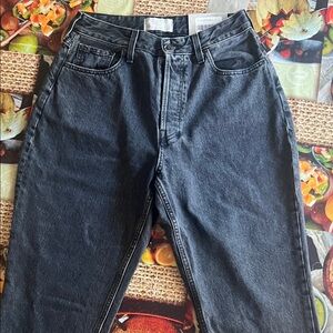 Everlane Women’s Dark Gray Straight Jeans